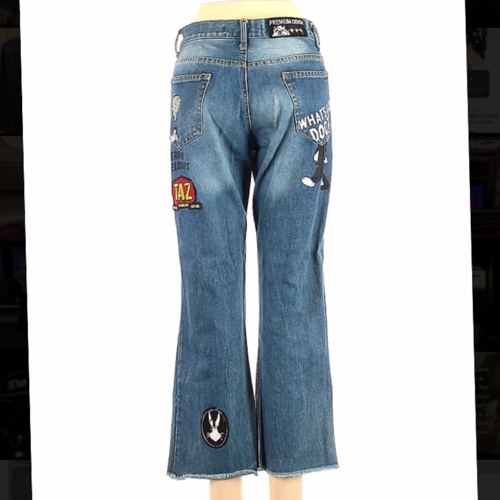 Looney Tunes patch distressed jeans unique kitschy NWOT - Picture 2 of 3
